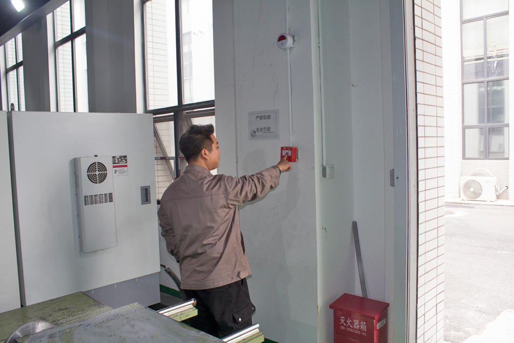 在线人人车操人人看视频-国产亚洲欧美在线一区二区-少妇BBBBB高潮-欧美黑人又粗又大又爽免费-电影《色戒》未删减版公司2020年消防安全演习